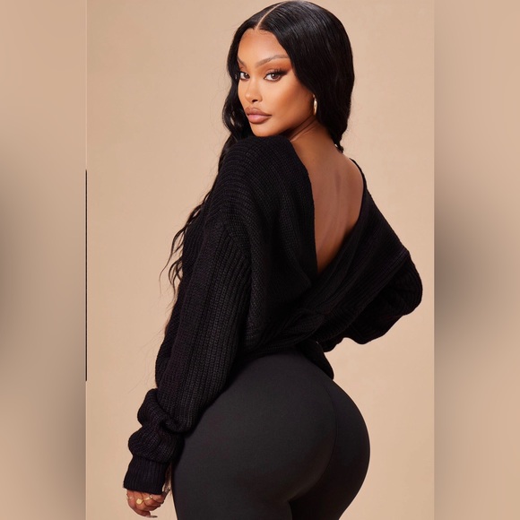 Beautiful Fashion Nova sweater - Picture 2 of 7